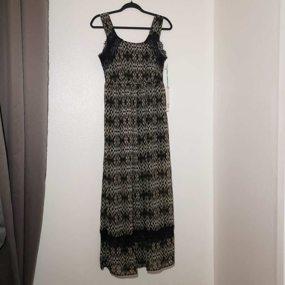 New Mimi Chica Size small maxi dress New with tags Sleeveless with lace detail